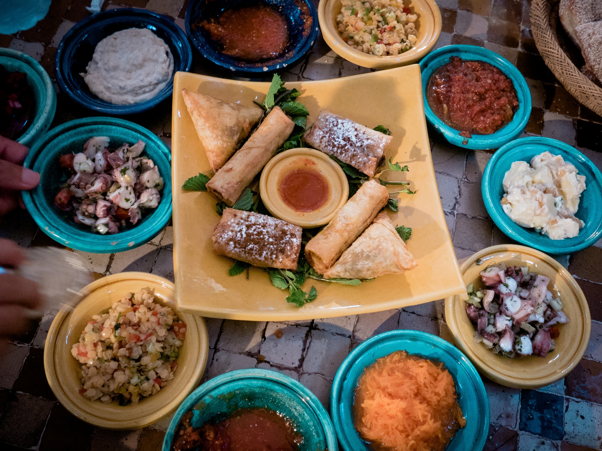 Iftar-Mahlzeiten für Familien in Sansibar